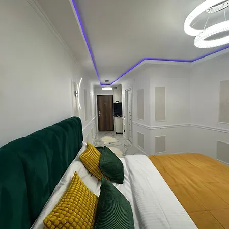 Apartment Lipscani Old Town Center Bucharest