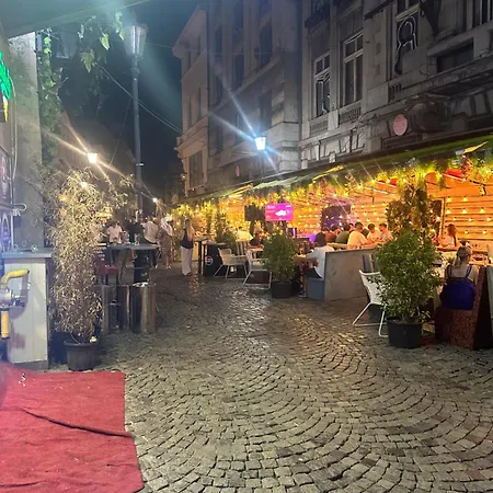 Lipscani Old Town Center شقة بوخارست
