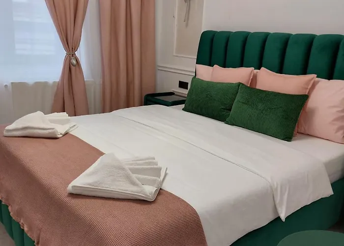 Lipscani Old Town Center * Bucarest